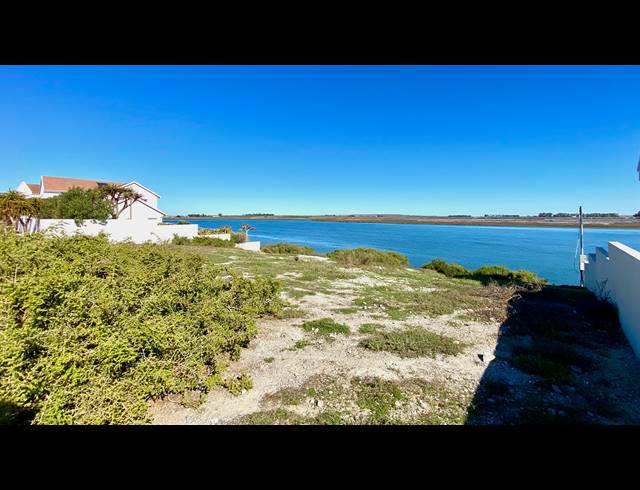 452M² VACANT LAND FOR SALE IN PORT OWEN